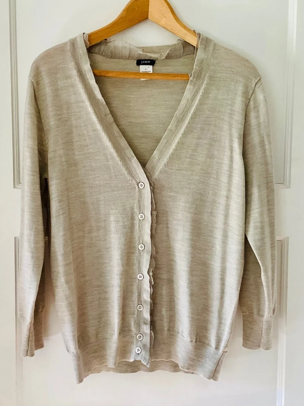 J.CREW Gray Merino Wool Silk Ruffle V-Neck Button-Front Raglan Cardigan L Soft